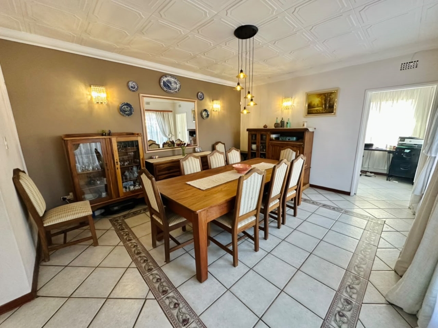 6 Bedroom Property for Sale in Brackenhurst Gauteng