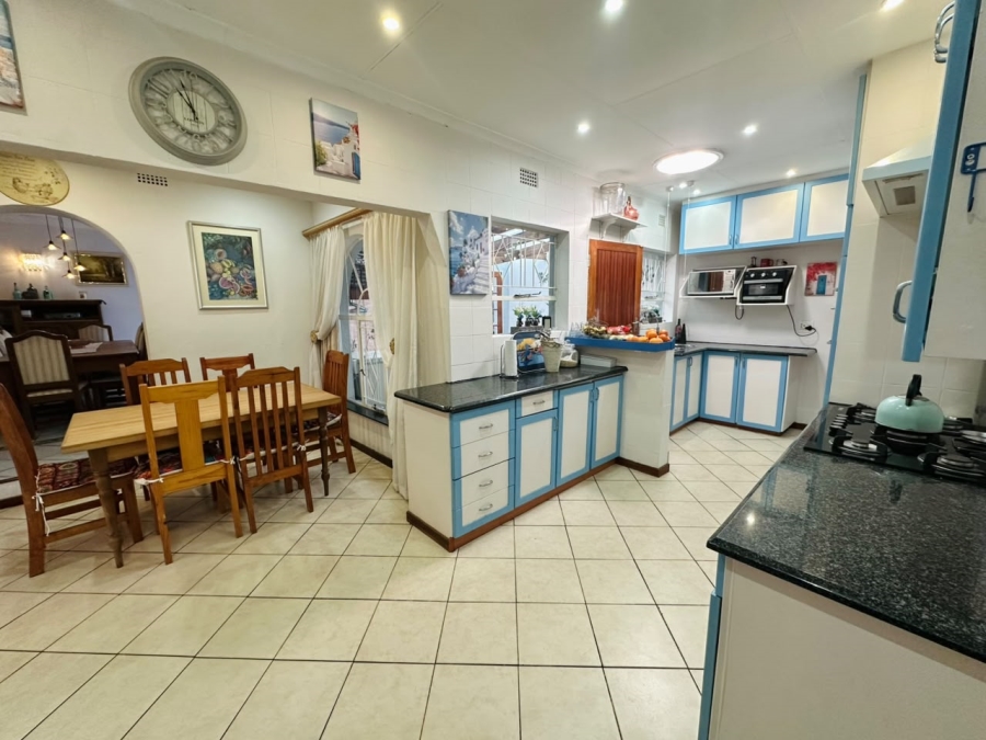 6 Bedroom Property for Sale in Brackenhurst Gauteng