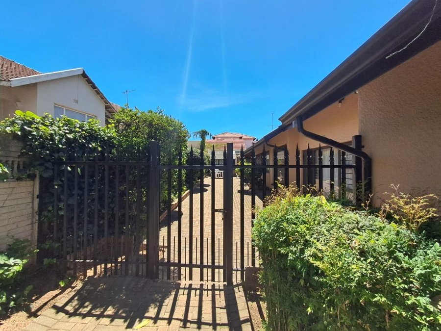 4 Bedroom Property for Sale in Alan Manor Gauteng