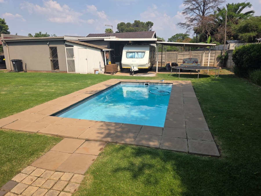 4 Bedroom Property for Sale in Brackenhurst Gauteng
