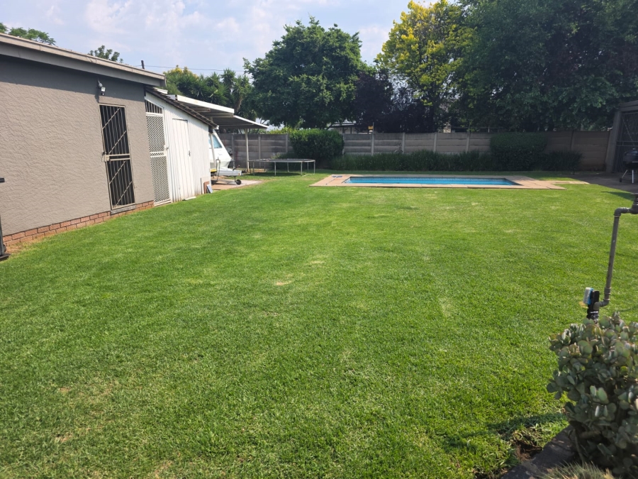 4 Bedroom Property for Sale in Brackenhurst Gauteng