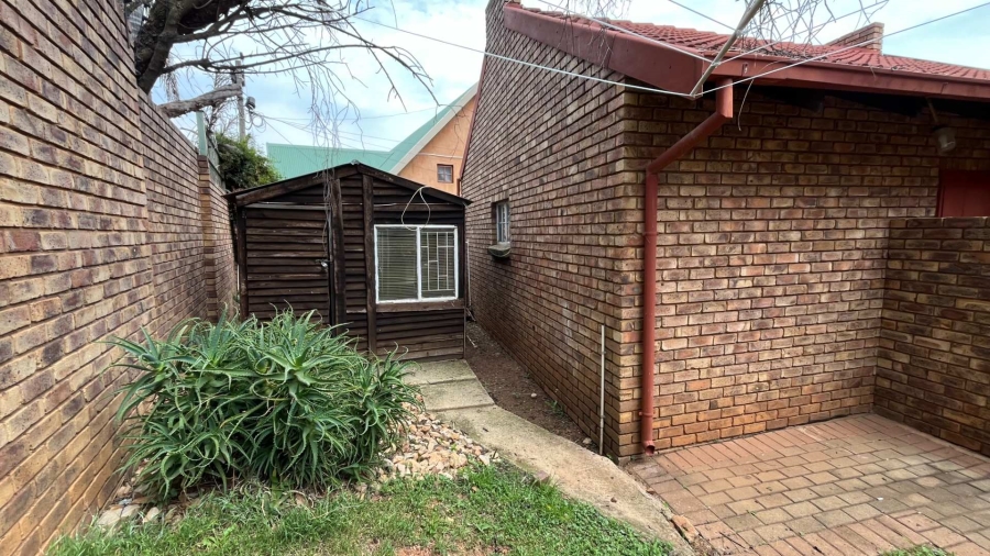 3 Bedroom Property for Sale in Erasmuskloof Gauteng