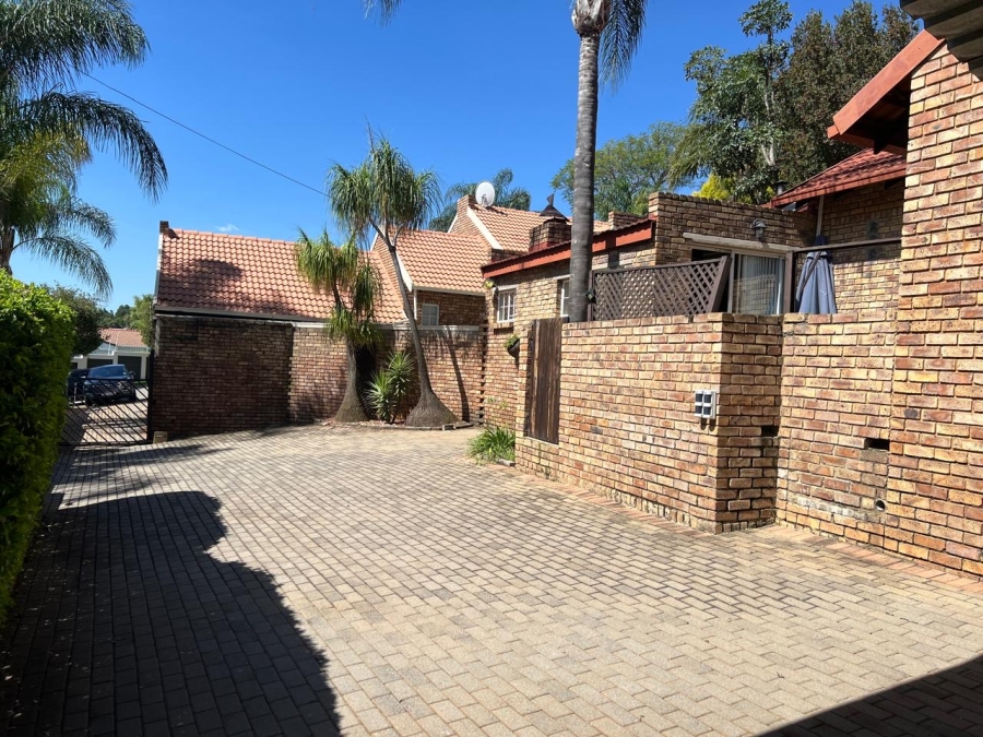 3 Bedroom Property for Sale in Erasmuskloof Gauteng