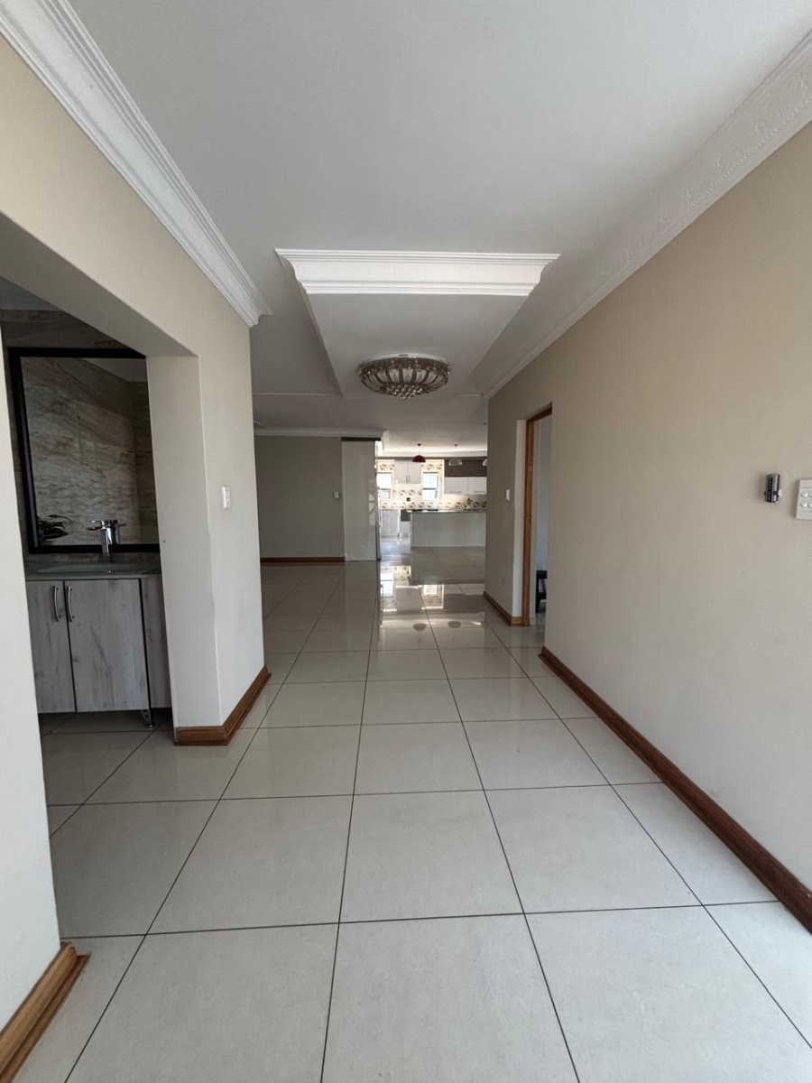 5 Bedroom Property for Sale in Savannah Country Estate Gauteng