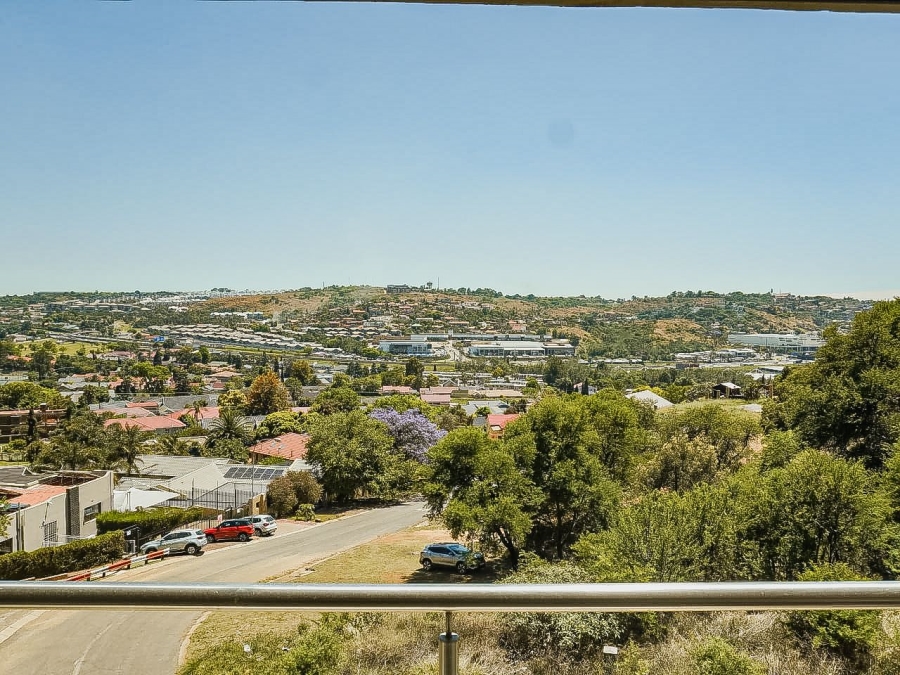 6 Bedroom Property for Sale in Glenvista Gauteng