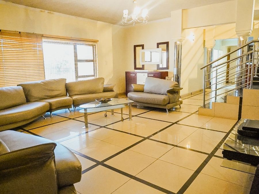 6 Bedroom Property for Sale in Glenvista Gauteng