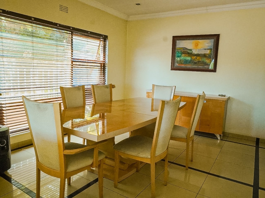6 Bedroom Property for Sale in Glenvista Gauteng