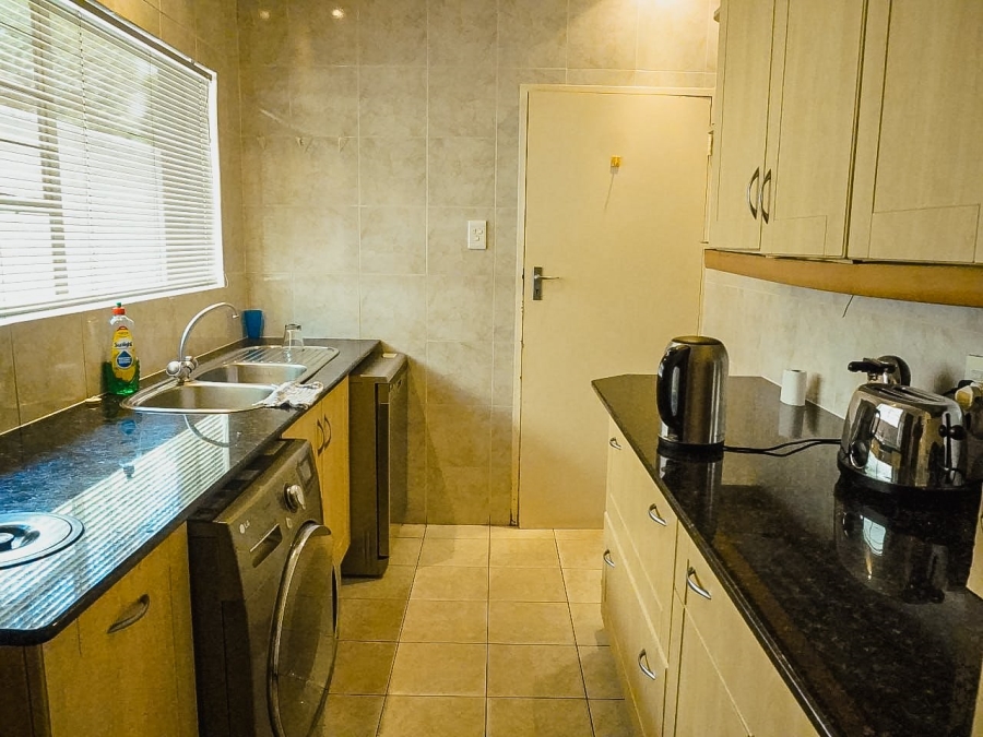 6 Bedroom Property for Sale in Glenvista Gauteng