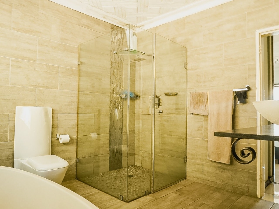 6 Bedroom Property for Sale in Glenvista Gauteng