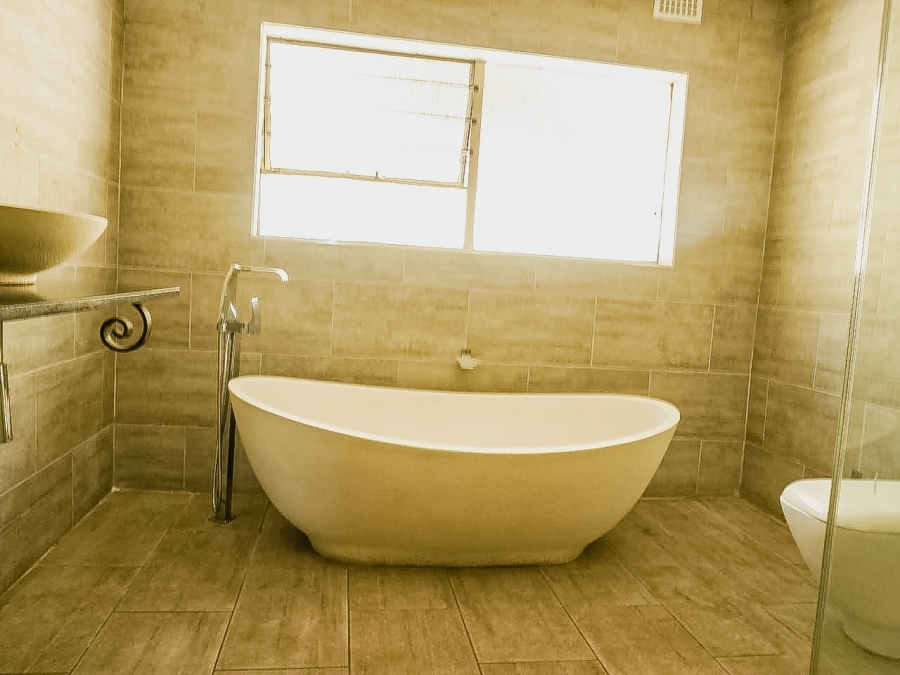 6 Bedroom Property for Sale in Glenvista Gauteng