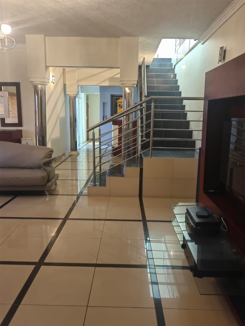 6 Bedroom Property for Sale in Glenvista Gauteng