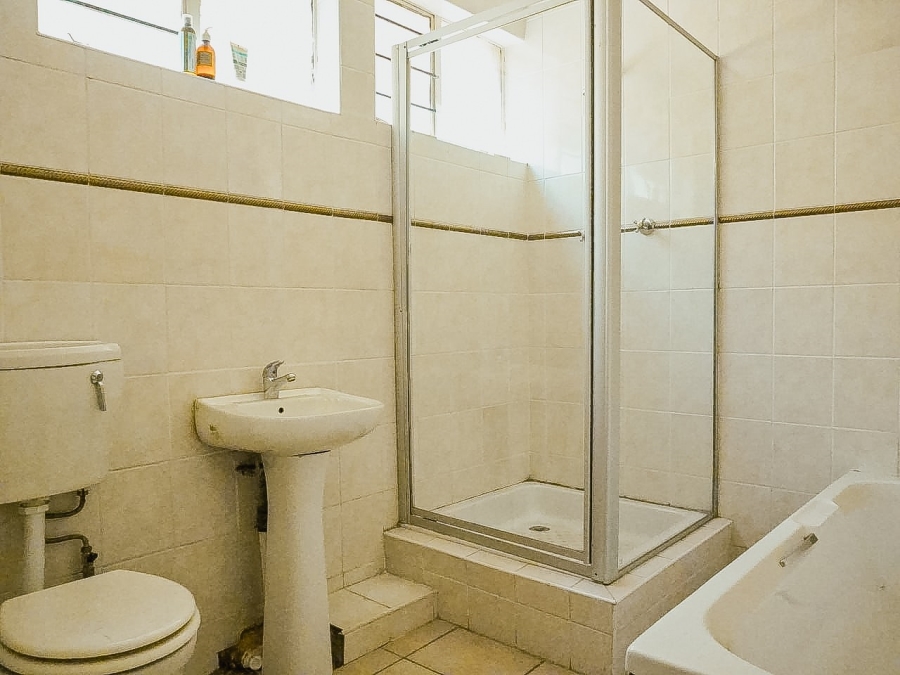 6 Bedroom Property for Sale in Glenvista Gauteng