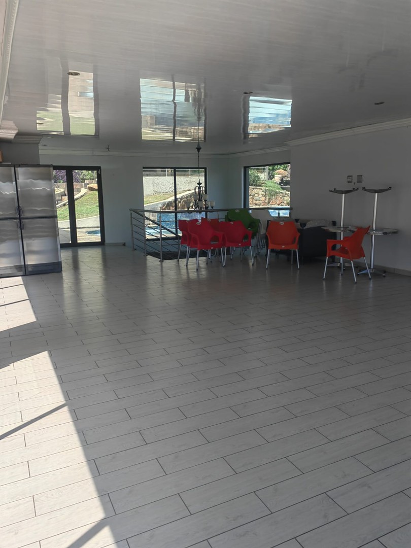 6 Bedroom Property for Sale in Glenvista Gauteng