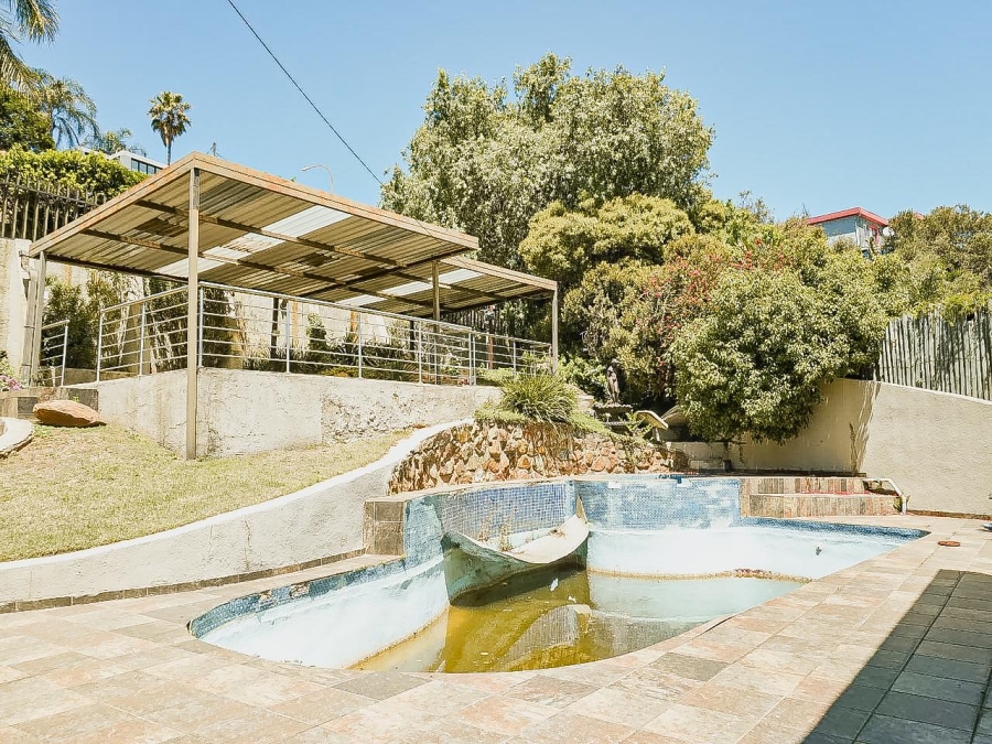 6 Bedroom Property for Sale in Glenvista Gauteng