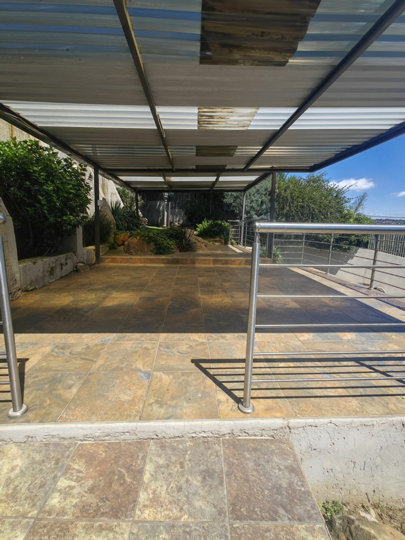 6 Bedroom Property for Sale in Glenvista Gauteng