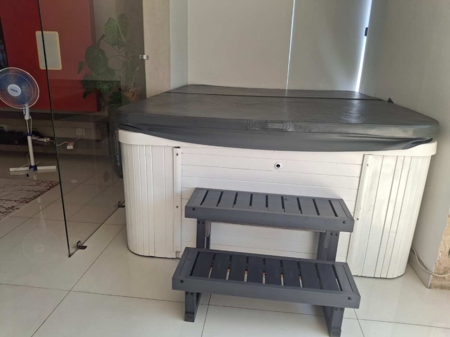 To Let 3 Bedroom Property for Rent in Sandton Central Gauteng