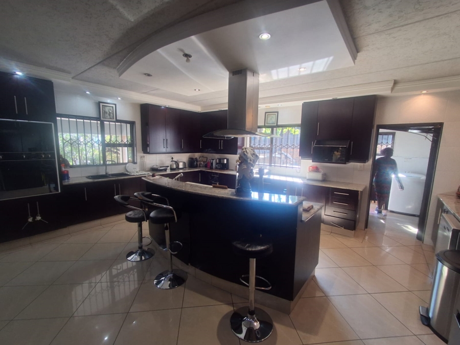 6 Bedroom Property for Sale in Glenvista Gauteng