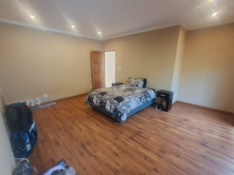 6 Bedroom Property for Sale in Glenvista Gauteng