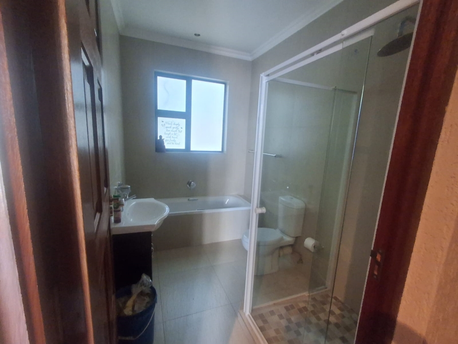 6 Bedroom Property for Sale in Glenvista Gauteng