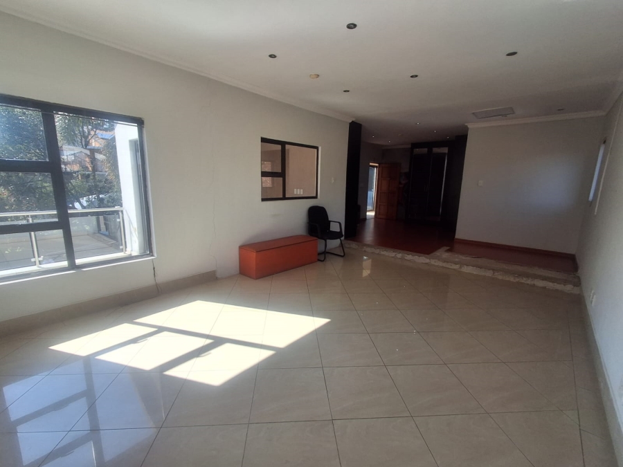 6 Bedroom Property for Sale in Glenvista Gauteng