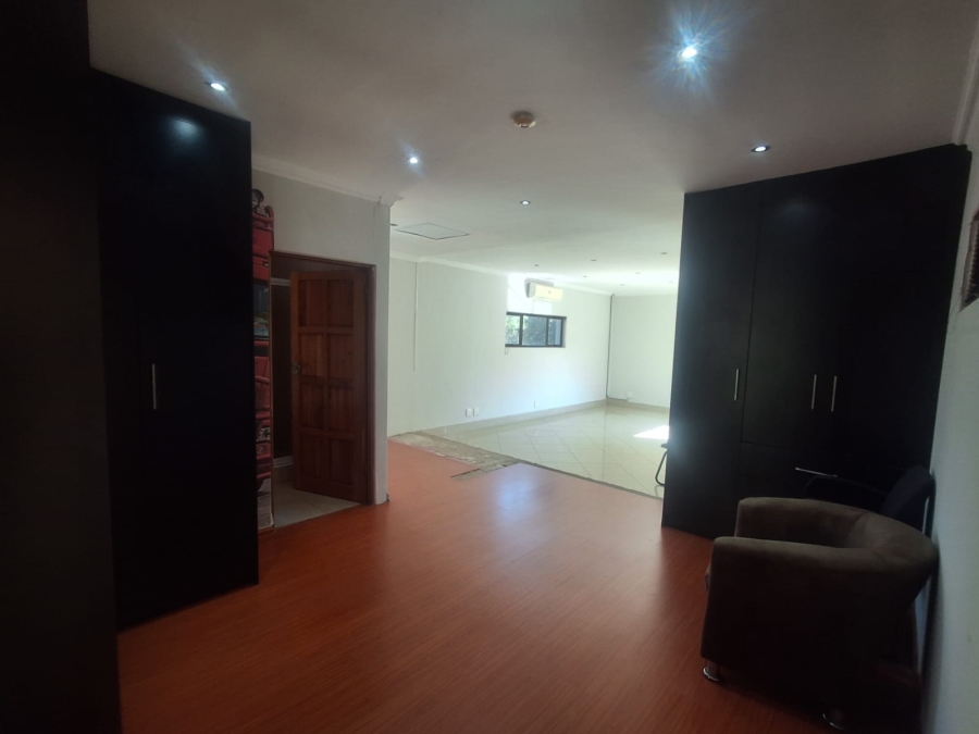 6 Bedroom Property for Sale in Glenvista Gauteng