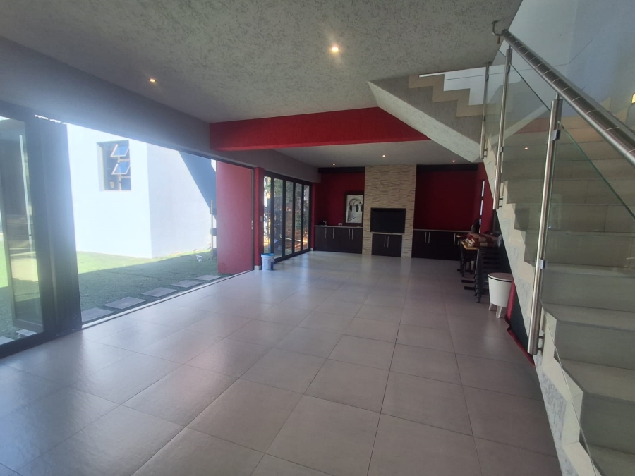 6 Bedroom Property for Sale in Glenvista Gauteng