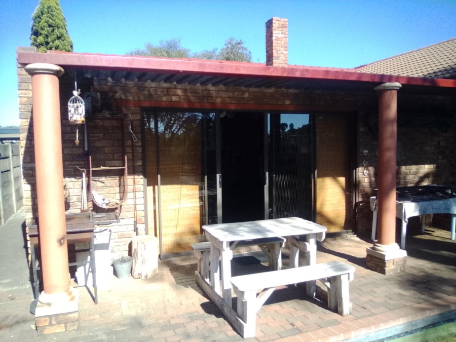 4 Bedroom Property for Sale in The Reeds Gauteng