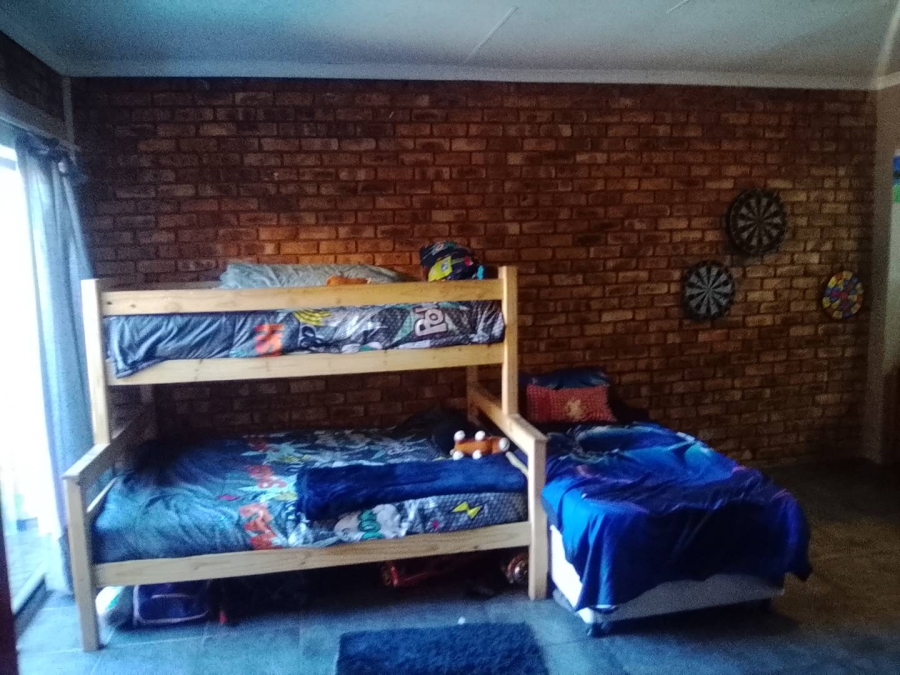 4 Bedroom Property for Sale in The Reeds Gauteng
