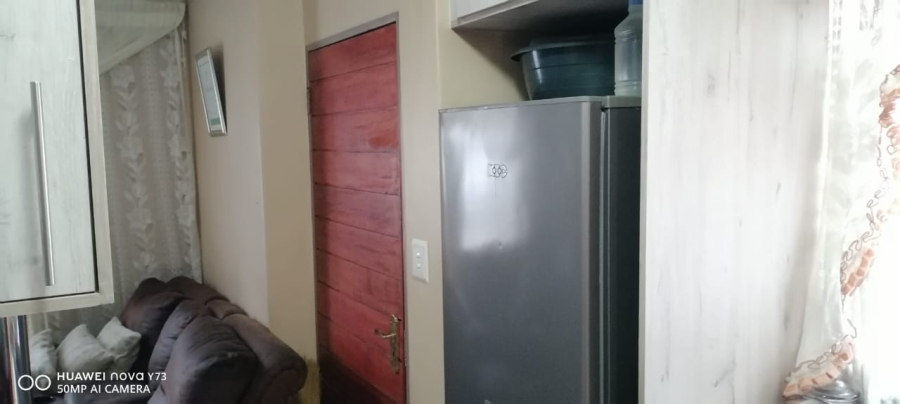 2 Bedroom Property for Sale in Clayville Gauteng