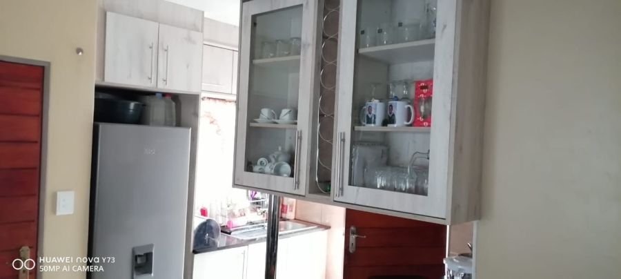 2 Bedroom Property for Sale in Clayville Gauteng