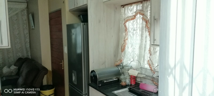 2 Bedroom Property for Sale in Clayville Gauteng