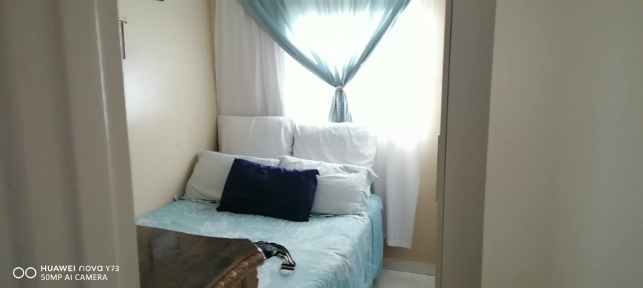 2 Bedroom Property for Sale in Clayville Gauteng