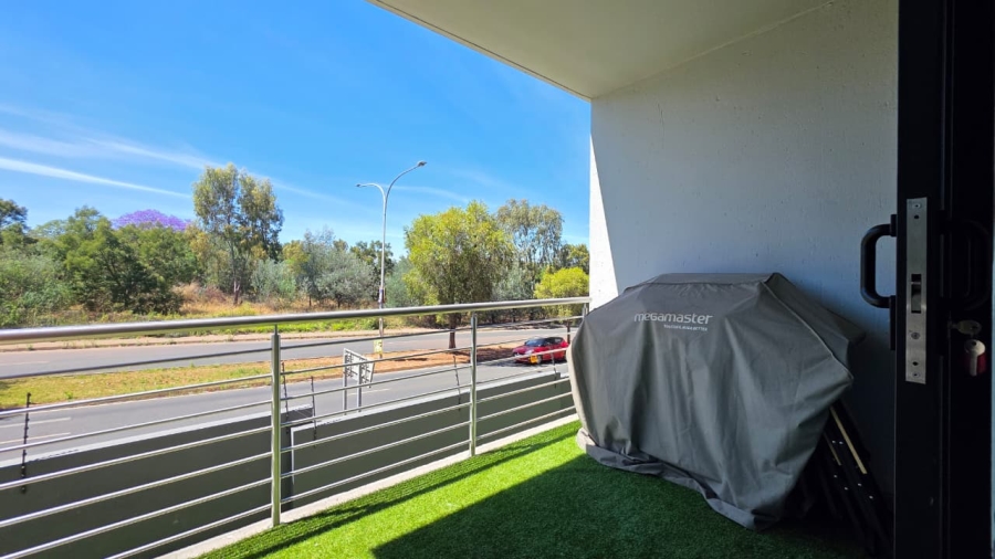To Let 2 Bedroom Property for Rent in Die Hoewes Gauteng