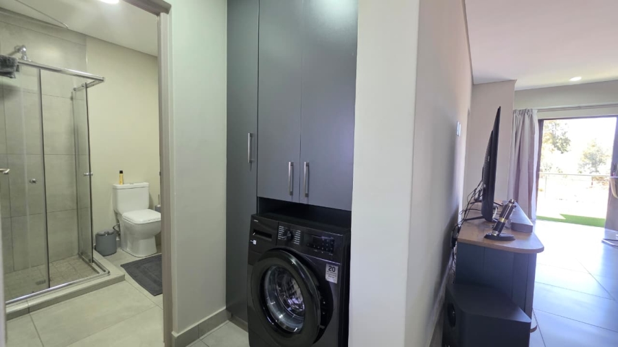 To Let 2 Bedroom Property for Rent in Die Hoewes Gauteng