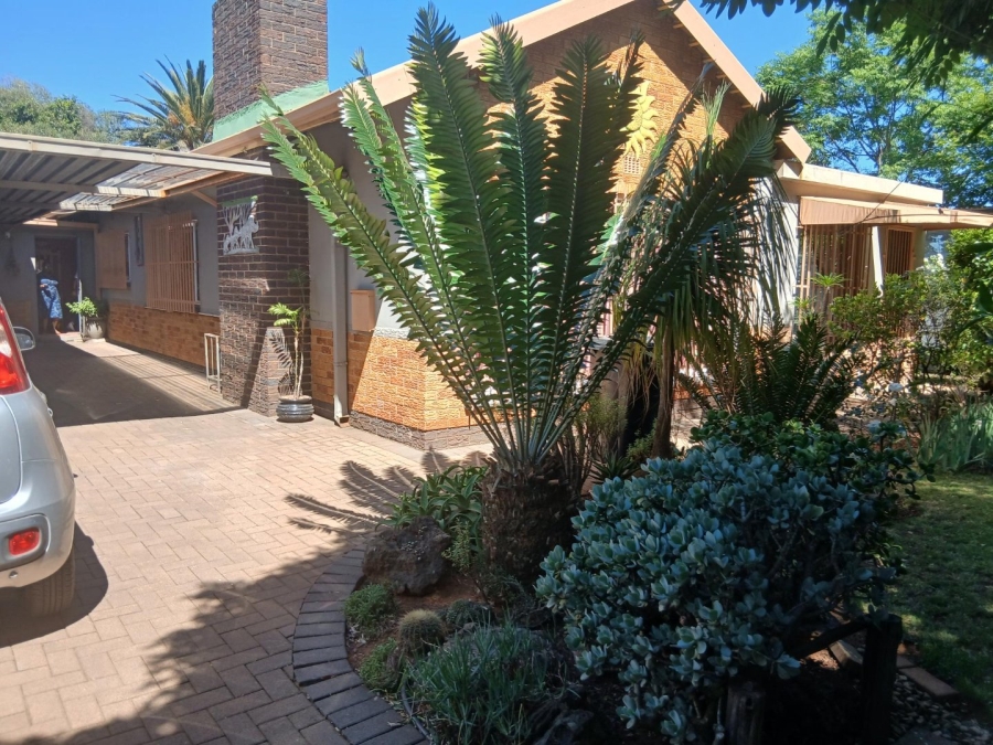 5 Bedroom Property for Sale in Birchleigh Gauteng