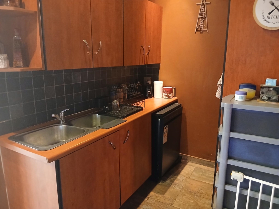 5 Bedroom Property for Sale in Birchleigh Gauteng