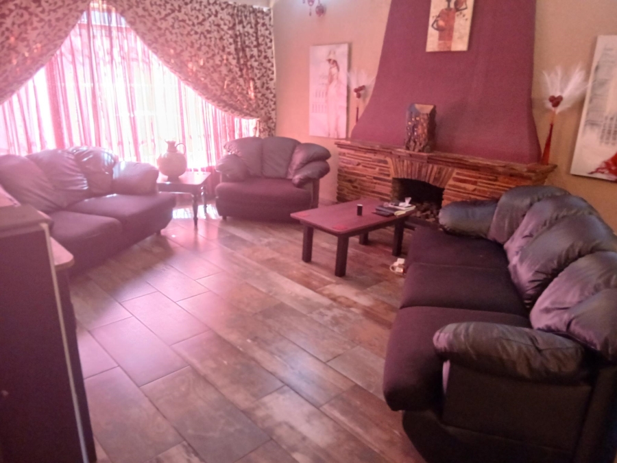 5 Bedroom Property for Sale in Birchleigh Gauteng
