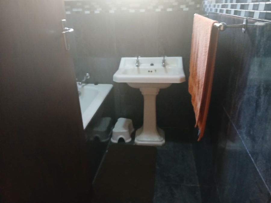 5 Bedroom Property for Sale in Birchleigh Gauteng