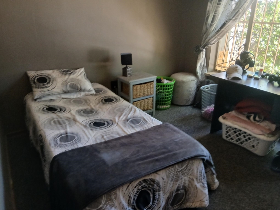 5 Bedroom Property for Sale in Birchleigh Gauteng