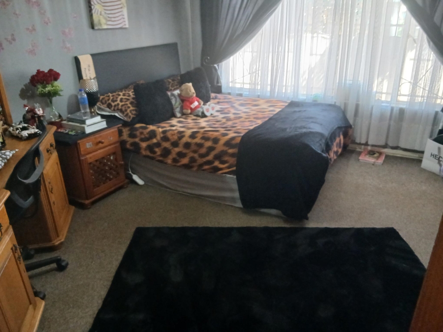 5 Bedroom Property for Sale in Birchleigh Gauteng