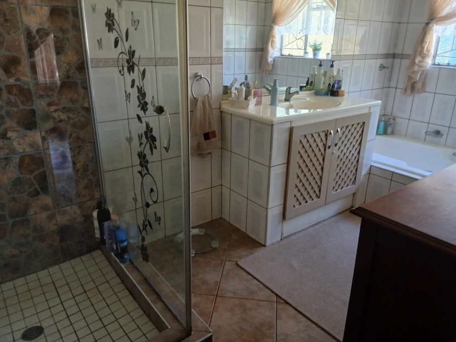 5 Bedroom Property for Sale in Birchleigh Gauteng