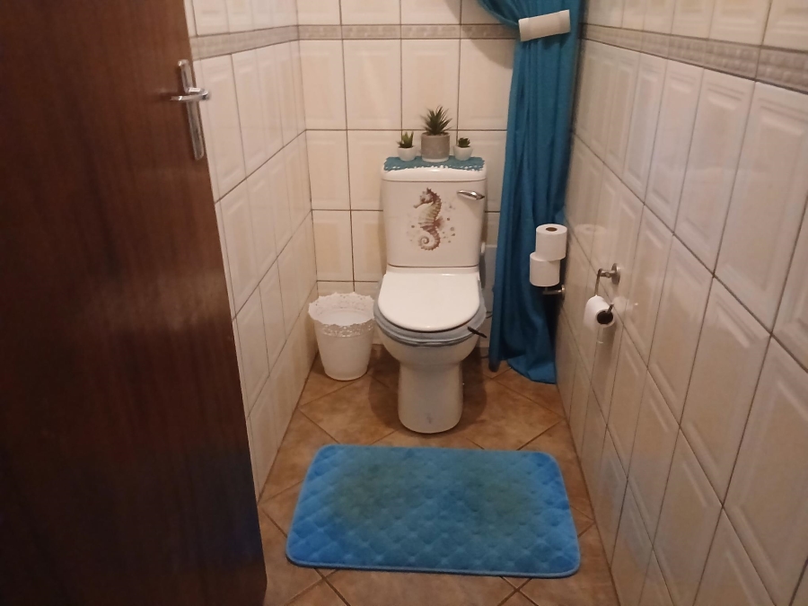 5 Bedroom Property for Sale in Birchleigh Gauteng
