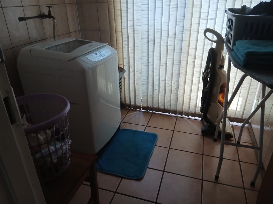 5 Bedroom Property for Sale in Birchleigh Gauteng