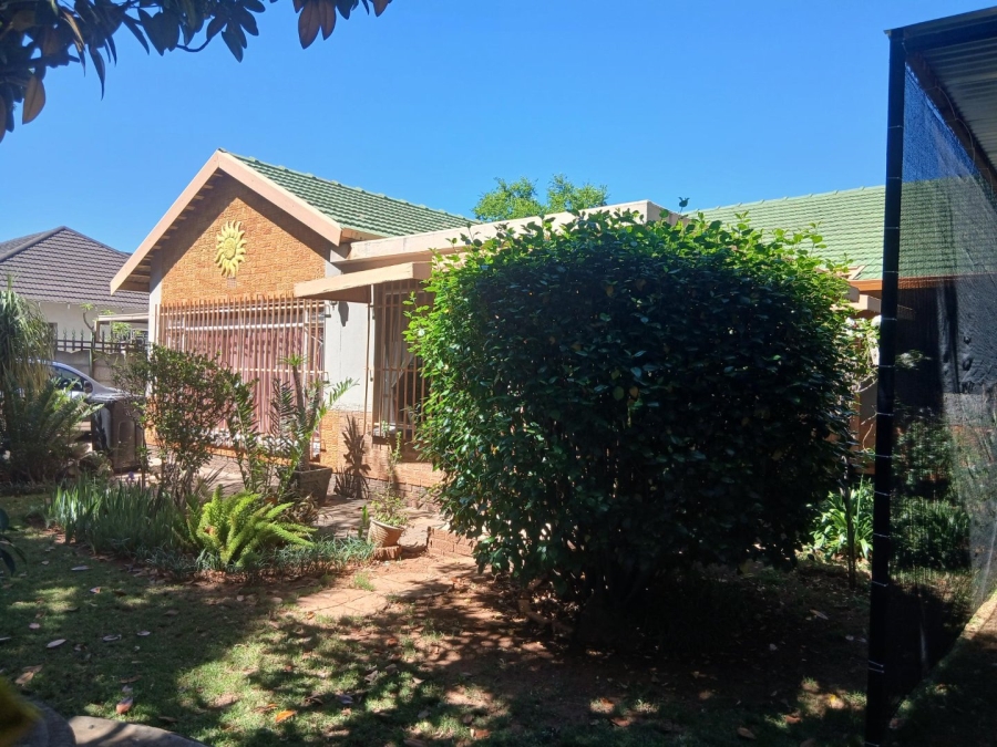 5 Bedroom Property for Sale in Birchleigh Gauteng