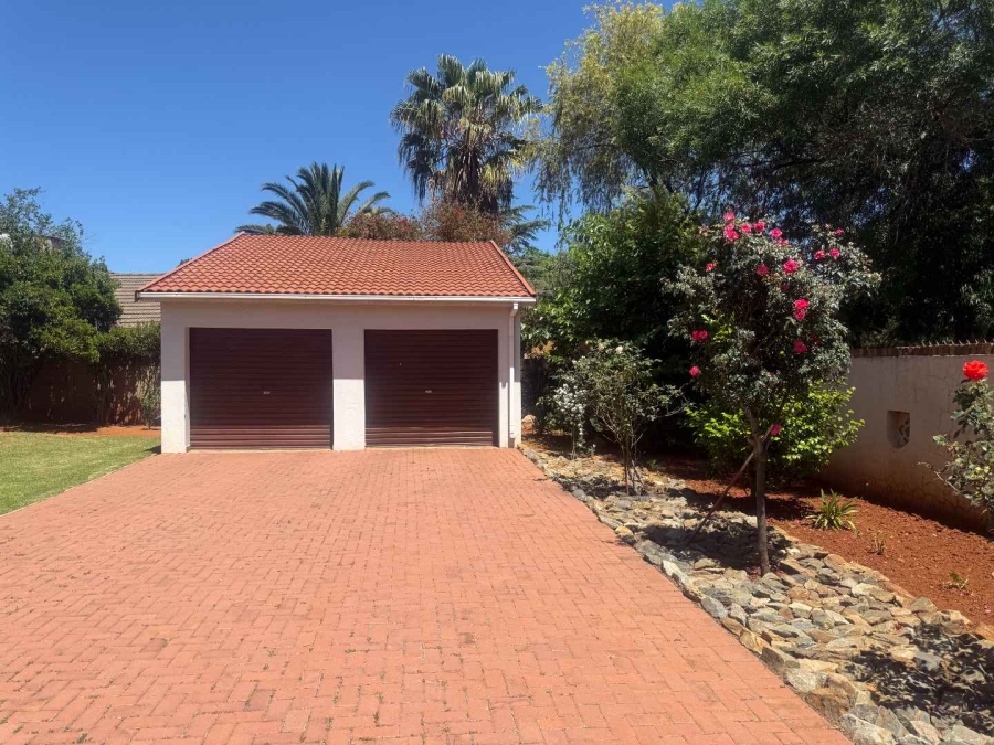3 Bedroom Property for Sale in Rondebult Gauteng