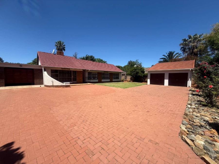3 Bedroom Property for Sale in Rondebult Gauteng