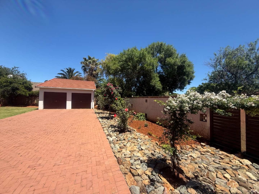 3 Bedroom Property for Sale in Rondebult Gauteng