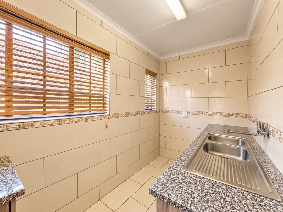 3 Bedroom Property for Sale in Amberfield Crest Estate Gauteng