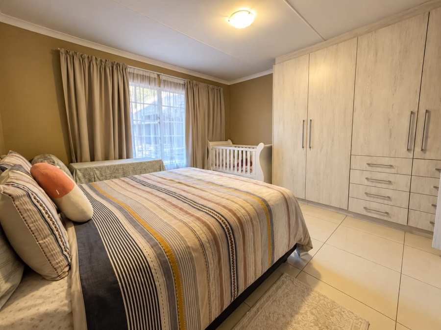 3 Bedroom Property for Sale in Amberfield Crest Estate Gauteng