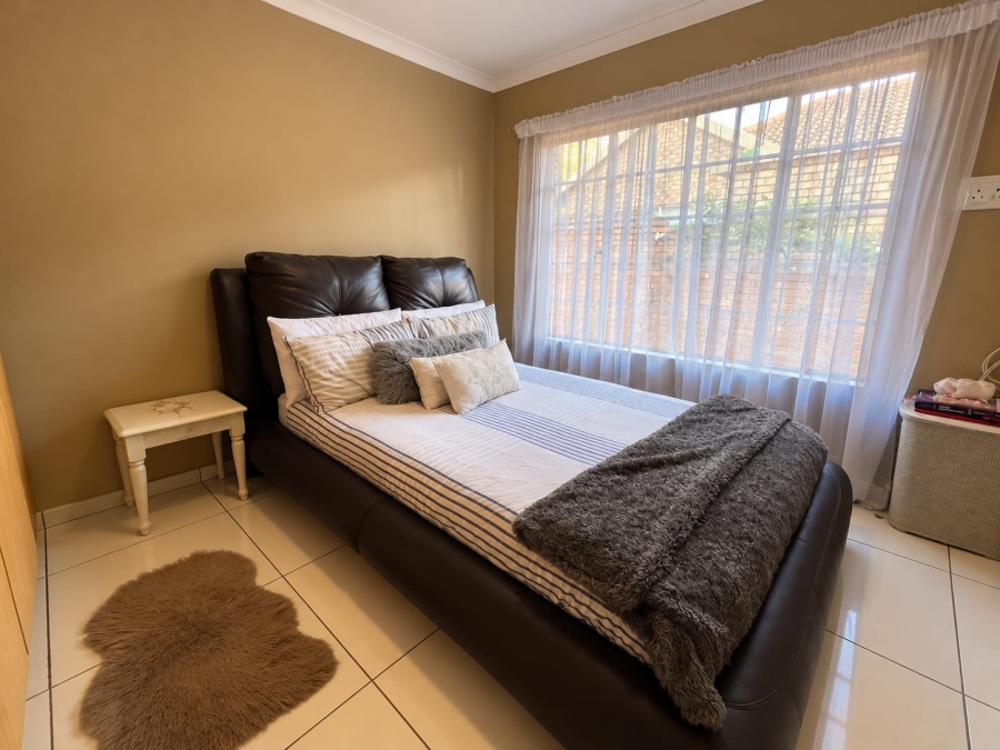 3 Bedroom Property for Sale in Amberfield Crest Estate Gauteng